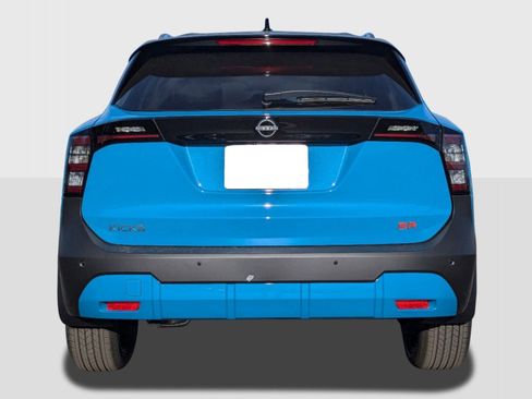 New 2026 Nissan Kicks SR FWD image 4