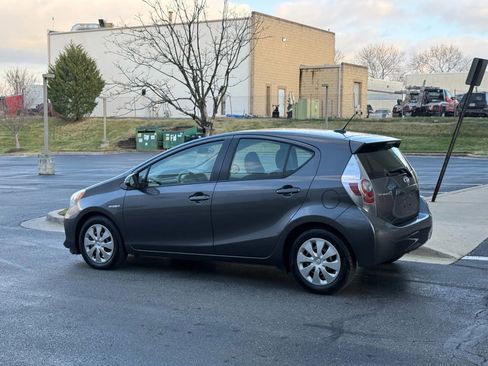 Used 2012 Toyota Prius C One image 7