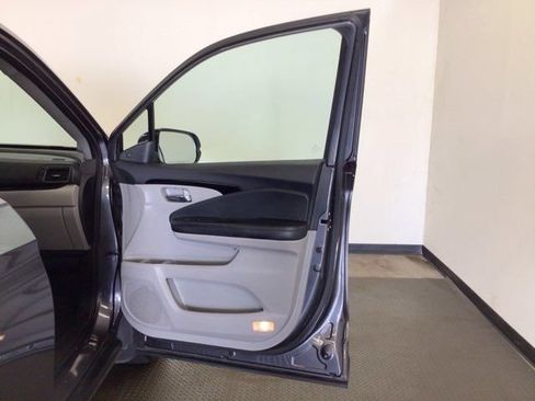 Used 2017 Honda Pilot Elite image 12