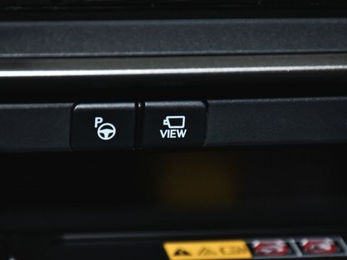 Used 2023 Lexus RZ 450e Premium image 23