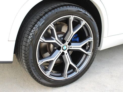 Used 2019 BMW X5 xDrive40i w/ M Sport Package image 12