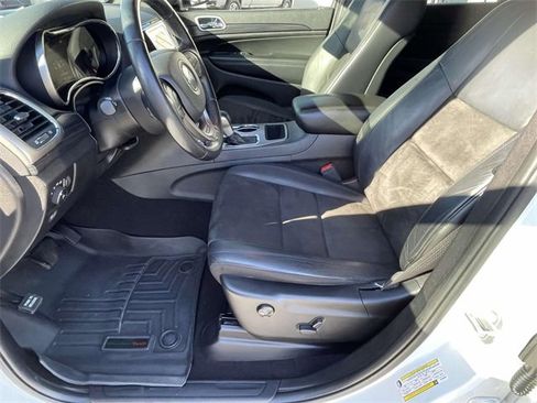 Used 2020 Jeep Grand Cherokee Altitude image 14