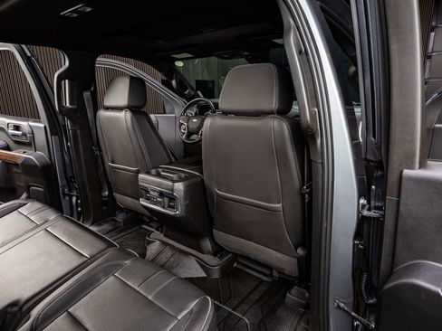 Used 2021 Chevrolet Silverado 1500 High Country w/ Technology Package image 31