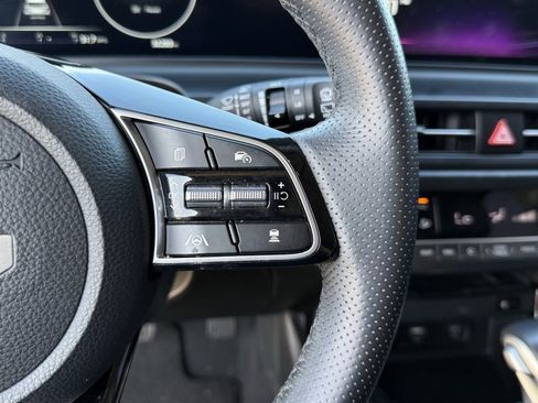 Used 2024 Kia Seltos SX image 16