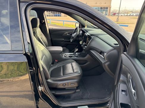 Used 2023 Chevrolet Traverse Premier w/ Redline Edition image 14