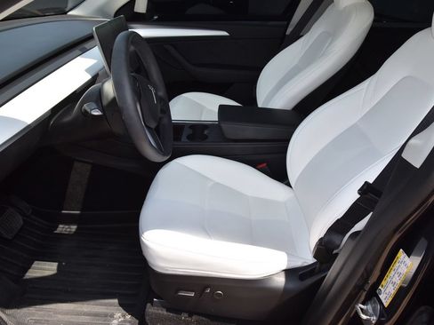Used 2025 Tesla Model Y Long Range AWD/4WD image 11