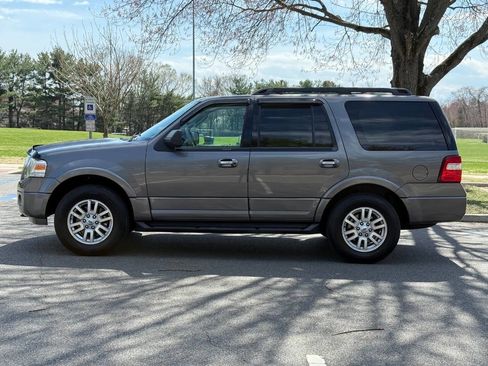 Used 2011 Ford Expedition XLT image 10