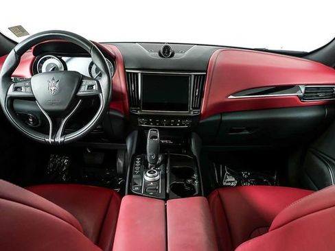 Certified 2022 Maserati Levante GT image 20