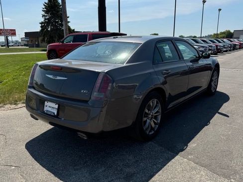 Used 2014 Chrysler 300 S AWD/4WD image 37
