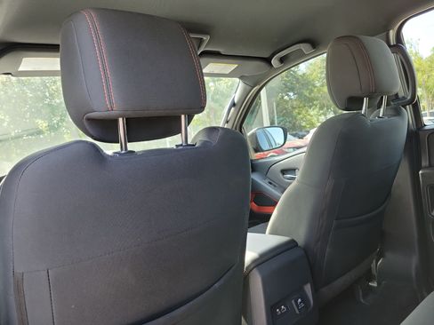 Used 2022 Nissan Frontier Pro-X RWD image 17