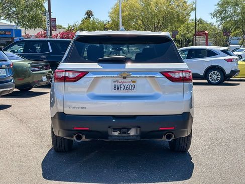 Used 2021 Chevrolet Traverse LS FWD image 3