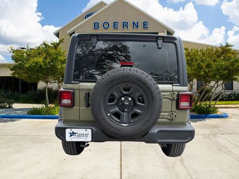 Used 2026 Jeep Wrangler Unlimited Sport AWD/4WD image 4