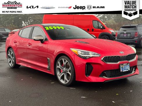 Used 2018 Kia Stinger GT2 image 11