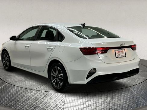 Used 2022 Kia Forte LXS image 6