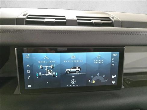 Certified 2024 Land Rover Defender 90 X-Dynamic SE image 24