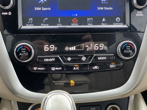 Used 2018 Nissan Murano SV image 22