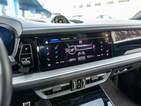 Certified 2025 Porsche Cayenne S image 26