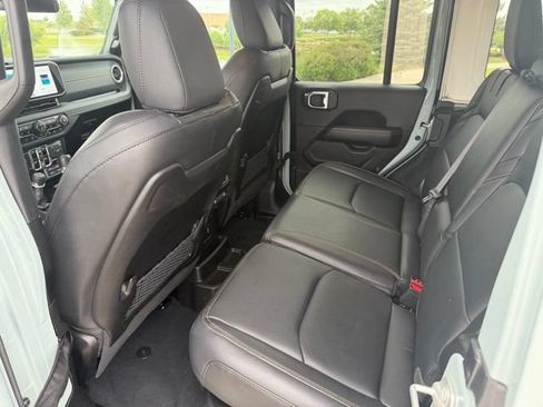 Used 2024 Jeep Wrangler Unlimited Sahara w/ Safety Group AWD/4WD image 19