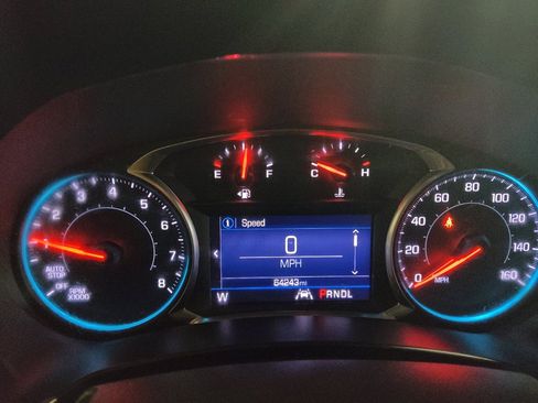 Used 2020 Chevrolet Equinox LT FWD image 23