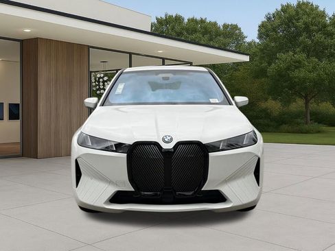 New 2026 BMW iX xDrive45 image 4