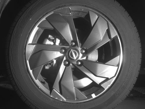 Used 2025 Nissan Rogue SV image 12