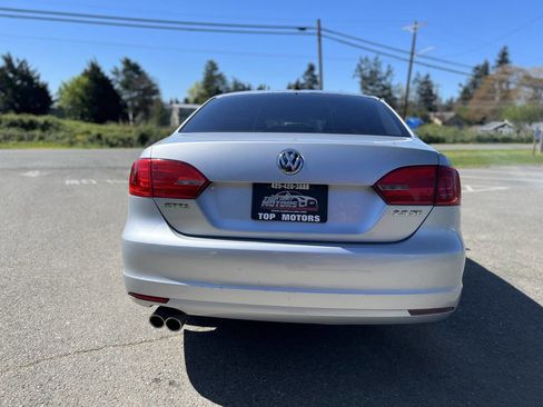 Used 2013 Volkswagen Jetta SE FWD image 6