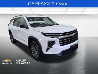Used 2025 Chevrolet Traverse LT w/ Driver Confidence Package