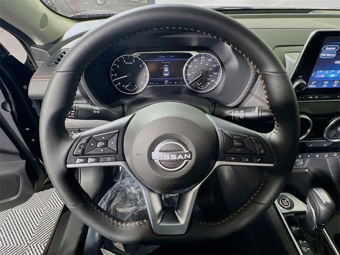 Used 2025 Nissan Sentra SR w/ Midnight Edition image 11
