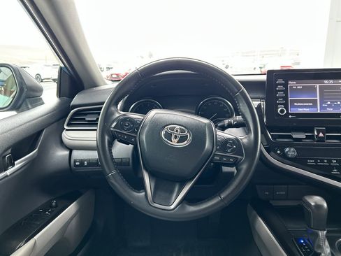 Used 2024 Toyota Camry SE image 17