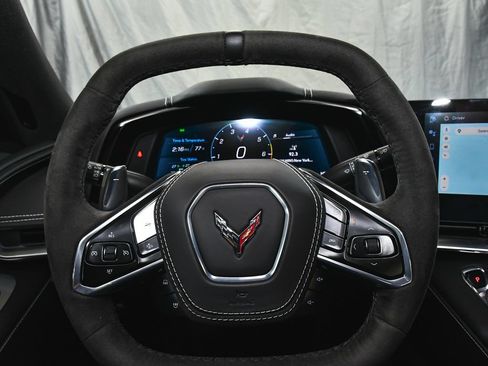 Used 2025 Chevrolet Corvette Stingray Preferred Conv w/ 2LT RWD image 33