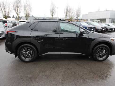 Used 2025 Subaru Solterra Premium w/ Premium Package image 2