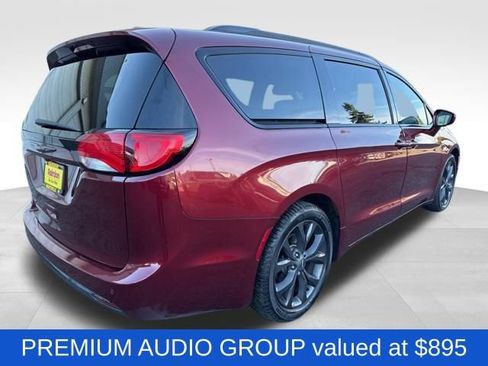 Used 2018 Chrysler Pacifica Touring-L w/ Premium Audio Group image 8