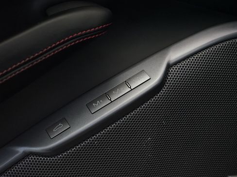 Used 2019 Ferrari Portofino RWD image 20