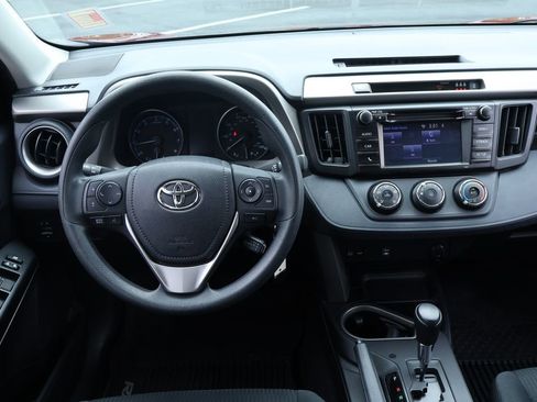 Certified 2018 Toyota RAV4 LE image 18