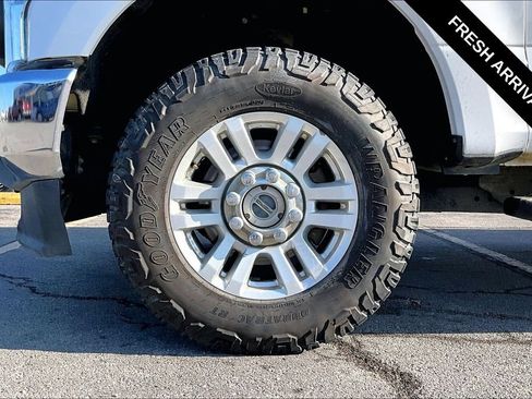 Used 2022 Ford F250 XL w/ Power Equipment Group AWD/4WD image 32