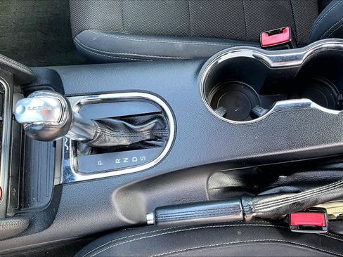 Used 2016 Ford Mustang Coupe image 13