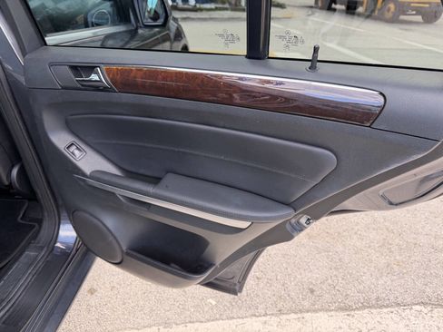 Used 2010 Mercedes-Benz ML 350 4MATIC image 22