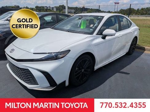 Used 2025 Toyota Camry SE FWD image 5