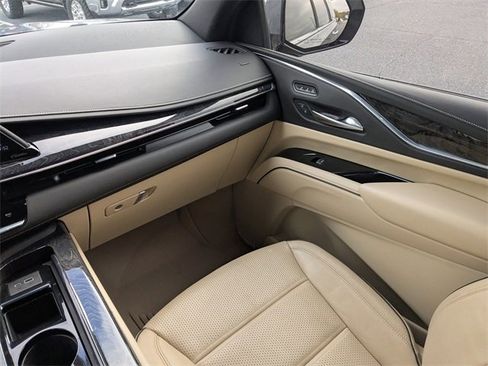 Used 2021 Cadillac Escalade ESV Premium Luxury image 18
