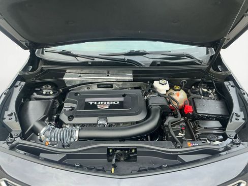 Used 2022 Cadillac XT4 Premium Luxury w/ Enhanced Visibility Package image 18