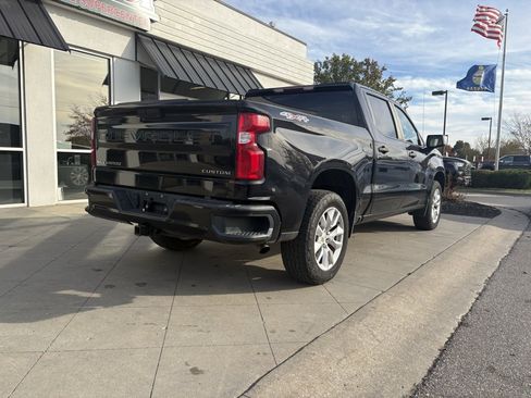 Used 2020 Chevrolet Silverado 1500 Custom w/ Custom Value Package image 9