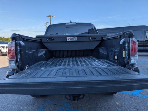 Used 2023 Toyota Tacoma TRD Off-Road image 33