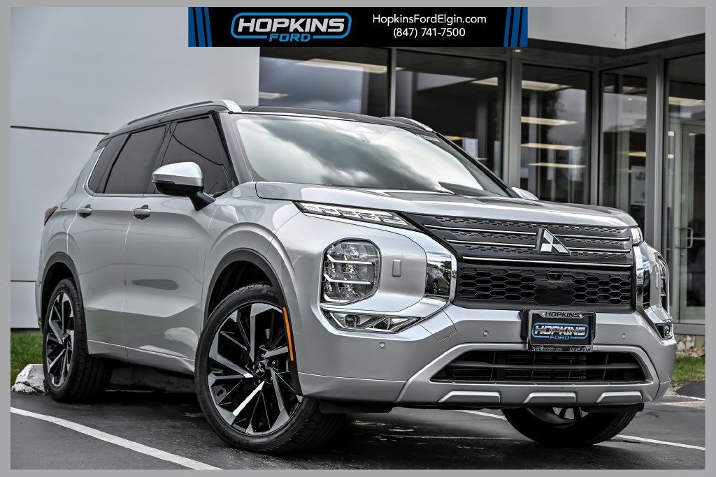 Used 2024 Mitsubishi Outlander SEL AWD/4WD image 1