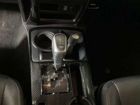 Used 2018 Toyota 4Runner TRD Off-Road AWD/4WD image 30