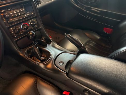 Used 1999 Chevrolet Corvette Coupe RWD image 16
