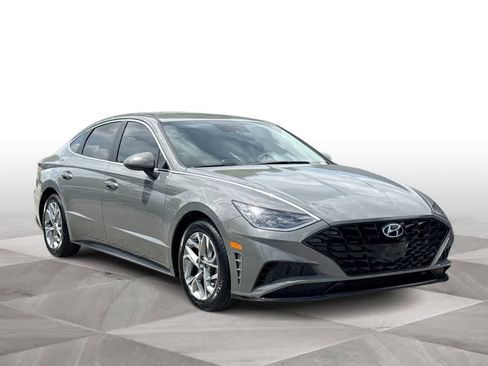 Used 2023 Hyundai Sonata SEL FWD image 2