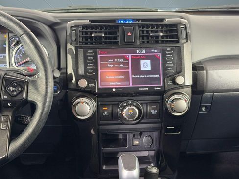 Used 2021 Toyota 4Runner TRD Off-Road AWD/4WD image 17