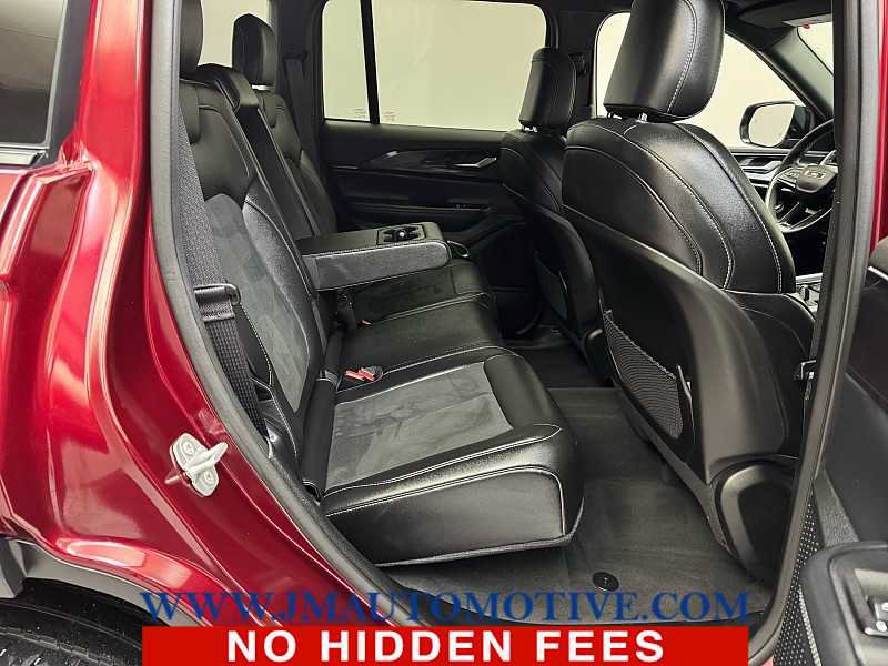 Used 2023 Jeep Grand Cherokee Altitude AWD/4WD image 18