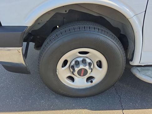 Used 2023 GMC Savana 2500 Work Van w/ Driver Convenience Package image 32