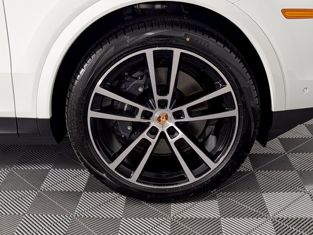 New 2026 Porsche Cayenne AWD/4WD image 14